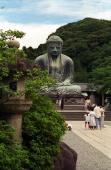 Daibutsu i Kamakura sad oprindeligt inde i en tempelbygning, men det blev skyllet væk af en tsunami