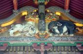 Udsmykningen over en port i Toshogu templet i Nikko