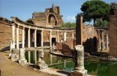 Det martime teater ved Hadrian's villa har næppe nogensinde fungeret som teater