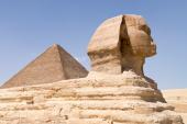 Sfinksen med Kheops pyramiden i baggrunden