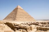 Khefren pyramiden er den næstestørste af pyramiderne på Giza plateauet