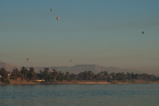 Luftballoner over Nilens vedtbred ved Luxor