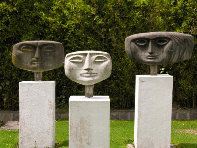 Ansigter på Museo Guayasamin
