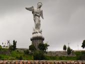 La Virgen de Quito på toppen af El Panecillo